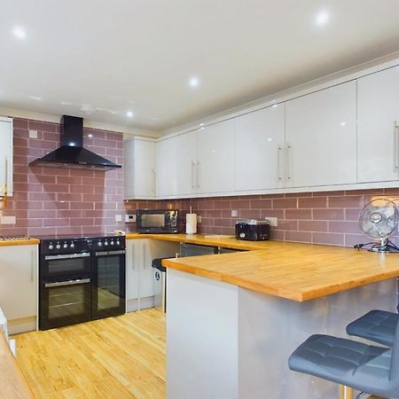 Dartmouth House Villa Totland  Ngoại thất bức ảnh