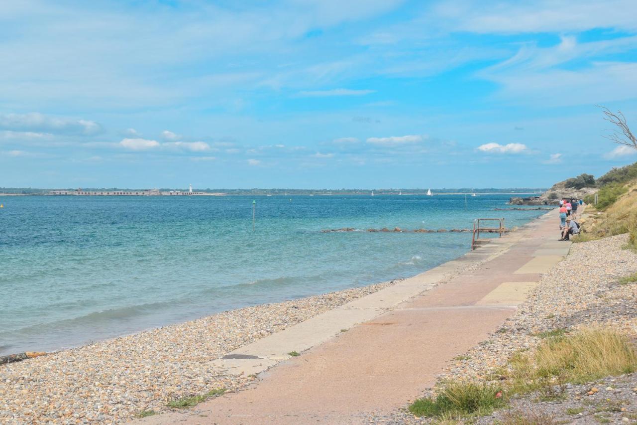 Dartmouth House Villa Totland  Ngoại thất bức ảnh